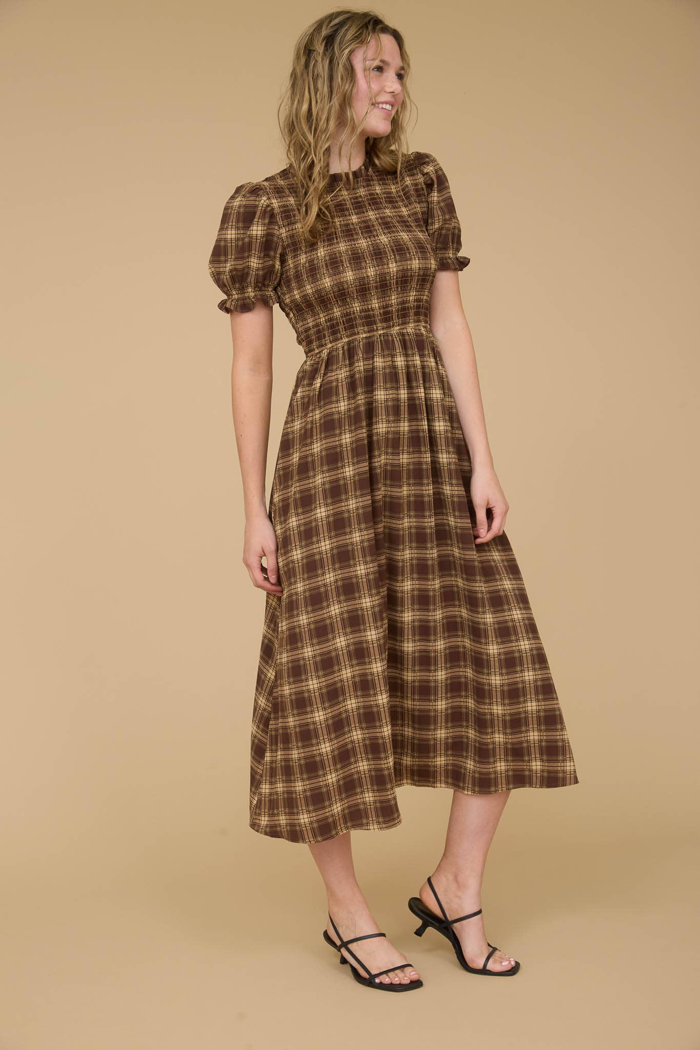 PLAID ROUND NECK PUFF SLEEVE SMOCKED MIDI DRESS